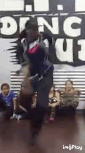 Knee Slapper Breakdance Hiphop GIF