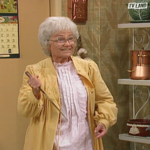 Dorothy Zbornak Holding Knife Dont Come Here GIF