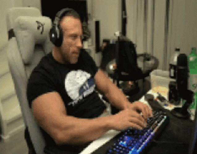 Knut Cool Typing Fast GIF