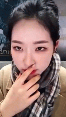 Korean Girl Eye Brow Raise GIF