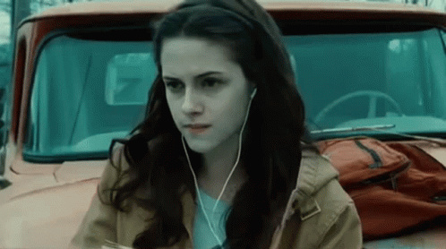 Kristen Stewart Gulp While Seating In The Car GIF