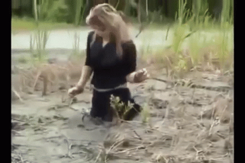 Lady Dancing On Quicksand GIF