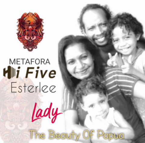 Lady The Beauty of Papua