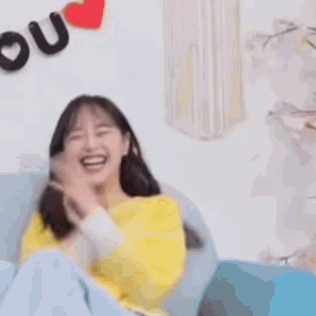 Laugh Clapping Chuu Loona GIF