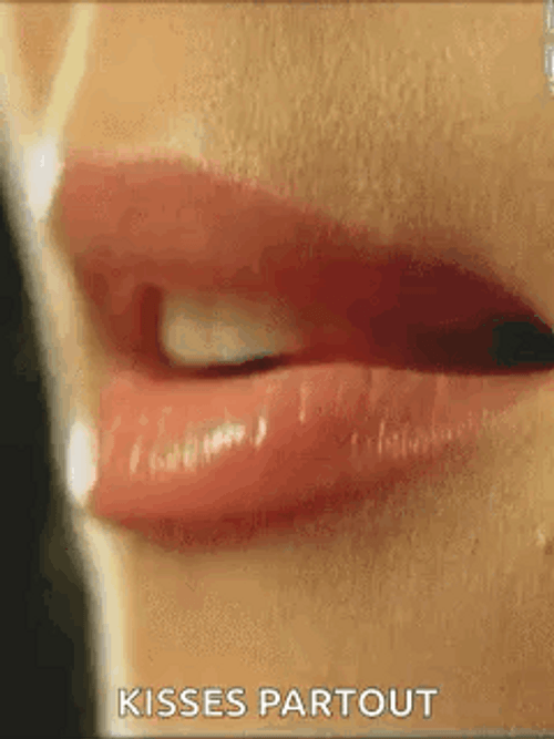 Licking Lips Kisses Partout GIF