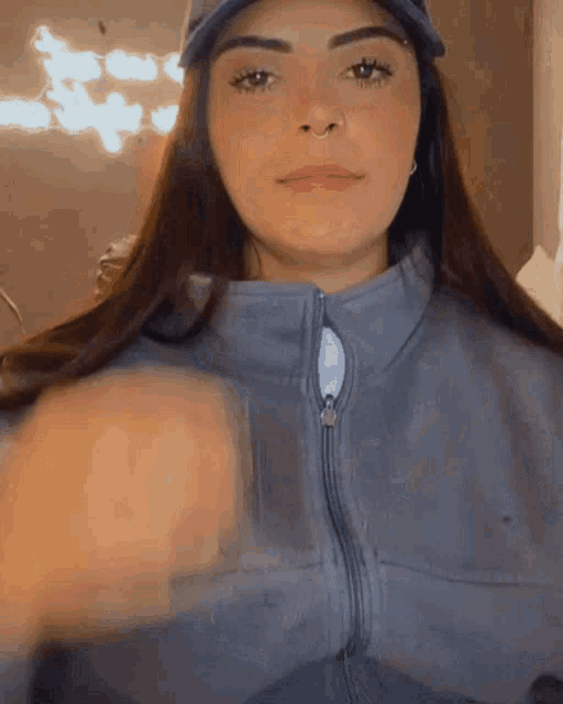 Linessa Kimi Gif GIF