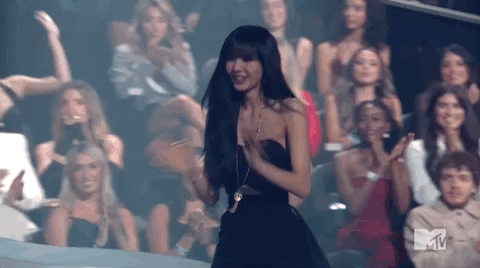 Lisa At Mtv Music Awards GIF