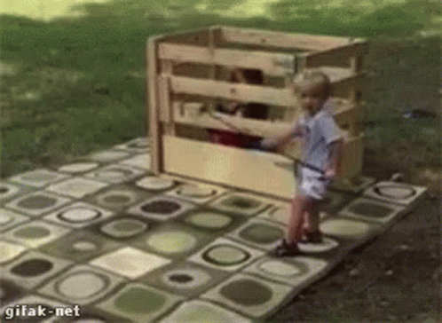 Little Boy Before Wooden Crate Saying Gifak-Net