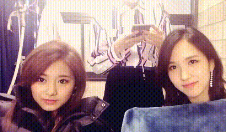 Live Twice Mina And Tzuyu Wink GIF