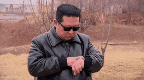Looking At Watch North Korea Kim Joong Un GIF