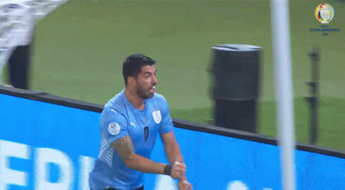 Luis Suarez Approaching Team GIF