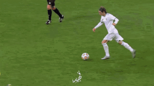 Luka Modric Nice Assist To His Teammate GIF