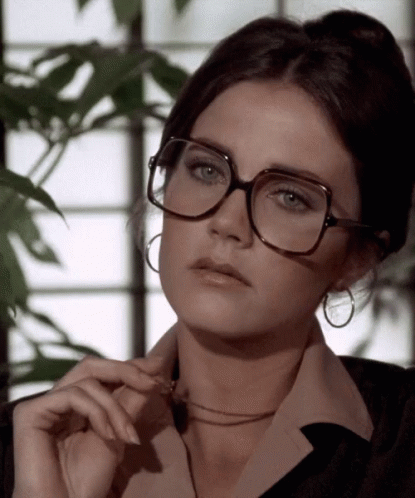 Linda Carter Diana Price Necklace GIF