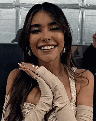 Madison Beer Clapping GIF