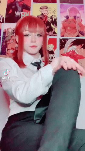 Makima Cosplayer Girl GIF