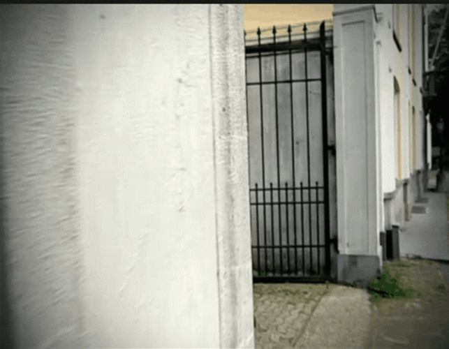 Mam Use Magnifying Glass As Telescope GIF