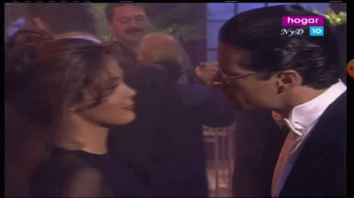 Man and Woman Looking at Each Other Hogar NYD