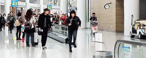Man at Conveyor Belt with Star Saying ESID