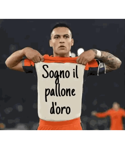 Man Holding Sogno Il Pallone D'Oro Shirt