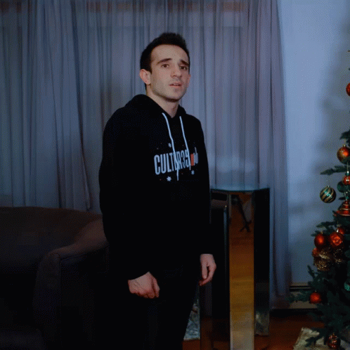 Man in Black Hoodie Saying Cultura88
