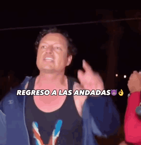 Man in Blue Jacket Says Regreso a las Andadas