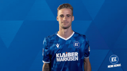 Man in Blue Shirt Klaube Markise