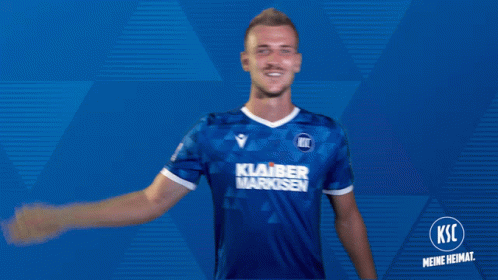 Man in Blue Shirt Saying Klaber Markosen