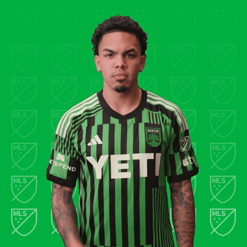 Man In Green Jersey Saying Yeti GIF