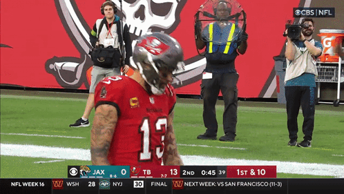 Man In Red Jersey Number 13 GIF