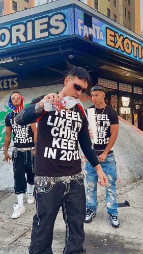 Man In Shirt Saying Feel Like A Chief Kee In 2012 GIF