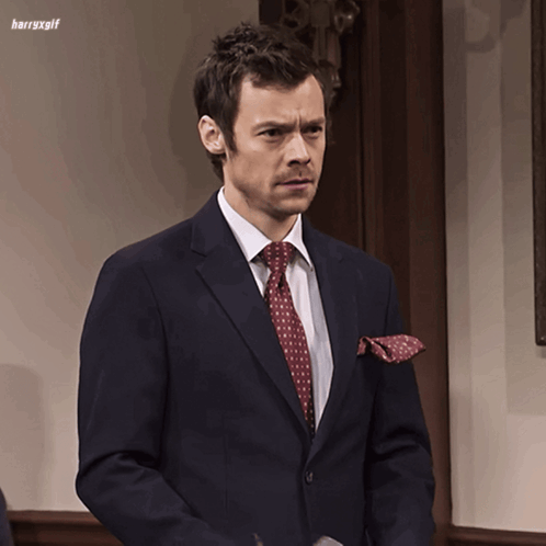 Man in Suit and Tie Harraxgif