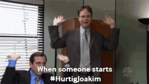 Man in Suit and Tie Says Hurtigloakin