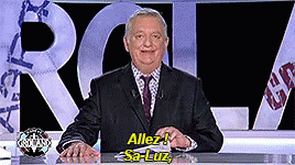 Man in Suit and Tie Sitting at Desk Allez Sa-luz