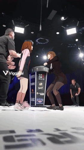 Man in Suit Says She Is a Liar