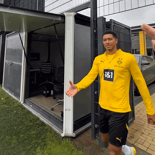 Man in Yellow Shirt 7 & 1