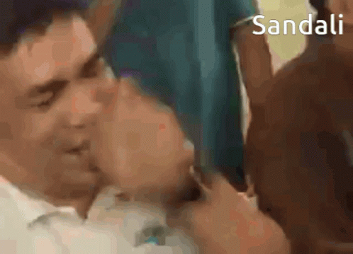Man Kissing Man's Neck Sandali