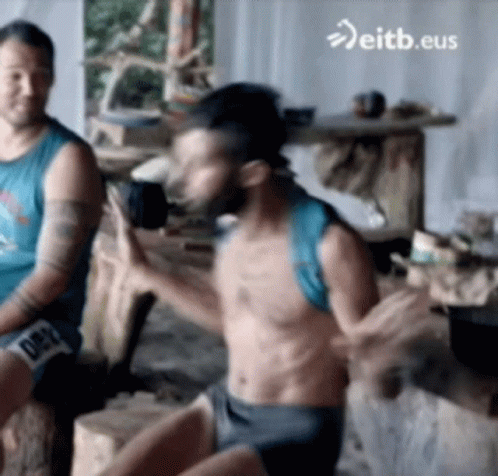 Man Red Jacket A La P ** Calle GIF