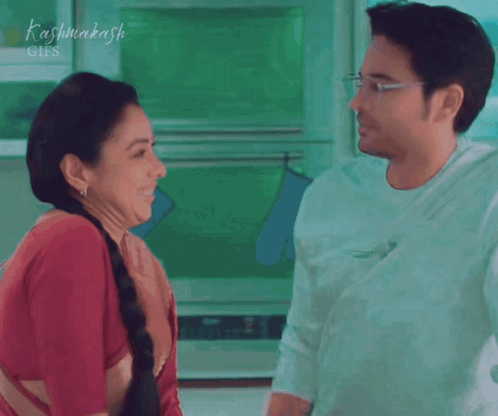 Man Tells Woman Humaari Wali Pyaar Ki Jhappi GIF