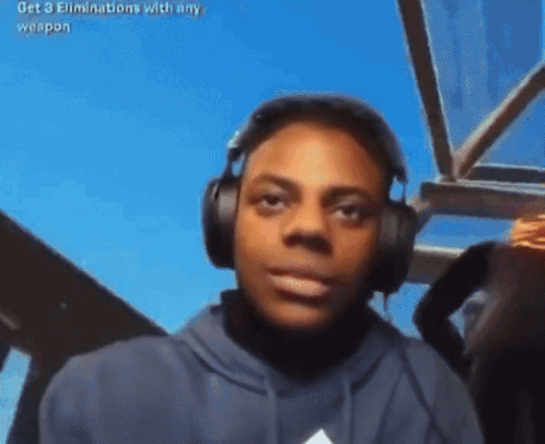 Man Wearing Headphones Get 3 Eliminations