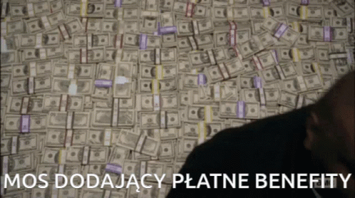 Man With Money Pile Mos Dodajacy Platne Benefity