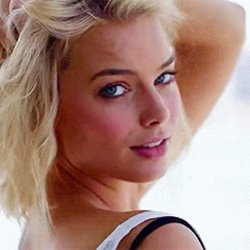 Margot Robbie Flirty Seductive Pose GIF