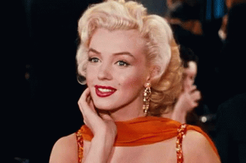 Marilyn Monroe 498 X 331 Gif GIF