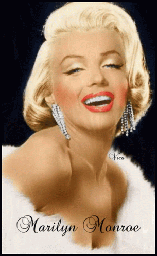 Marilyn Monroe In A Portrait GIF