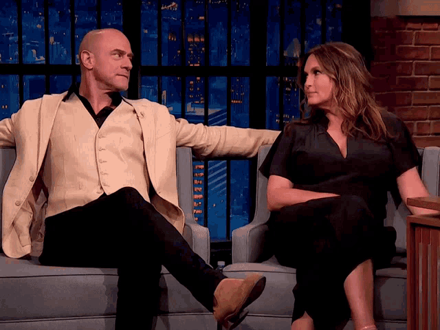 Mariska Hargitay Christopher Meloni Gif GIF