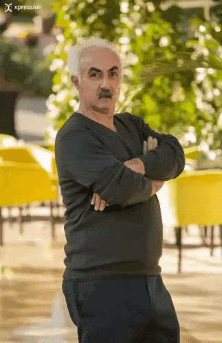 Maury 323 X 498 Gif GIF