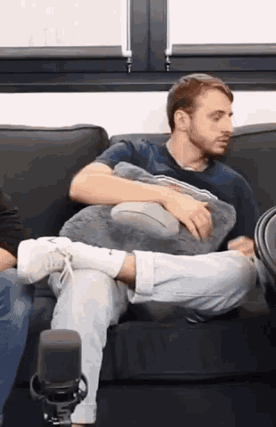 Maxenss Triste Entend Gif GIF