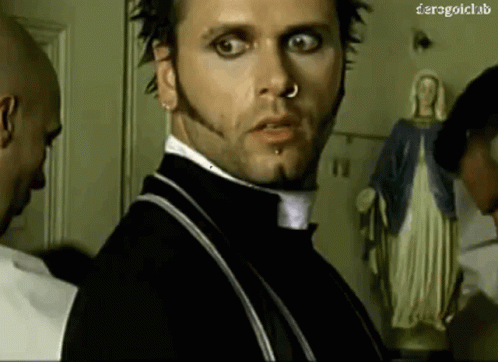 Mc Hammer Startled Dero Goi GIF