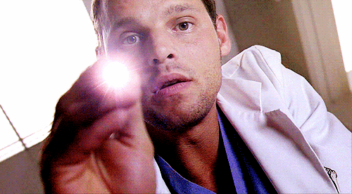 Médica Justin Chambers Grey's Anatomy GIF