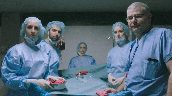 Médica Mcgill University Doctors Prepping For Surgery GIF
