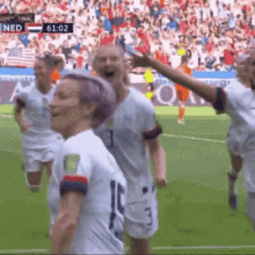 Megan Rapinoe Usa Soccer Team Celebrating GIF